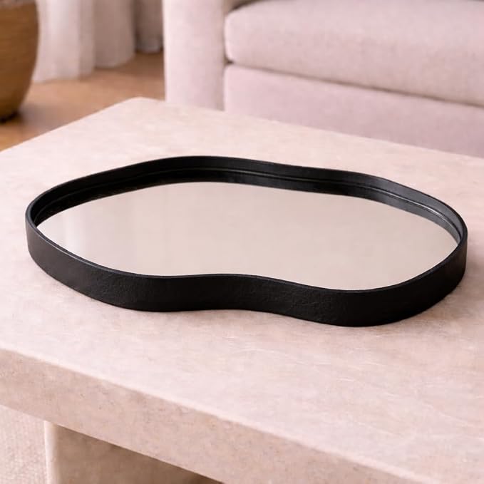 Bandeja Espelhada Decorativa Orgânica 38x26cm – Couro Ecológico Premium