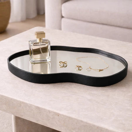 Bandeja Espelhada Decorativa Orgânica 38x26cm – Couro Ecológico Premium