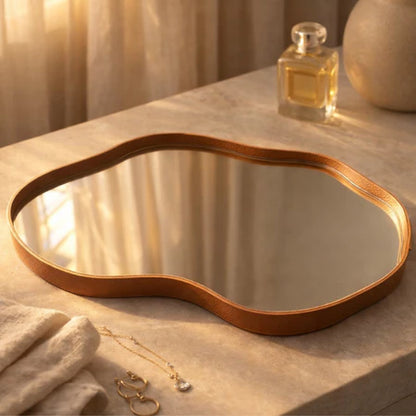 Bandeja Espelhada Decorativa Orgânica 38x26cm – Couro Ecológico Premium