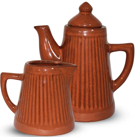 Conjunto Bule e Leiteira em Cerâmica Artesanal Frisada – Estilo Rústico para Café, Chá e Mesa Posta