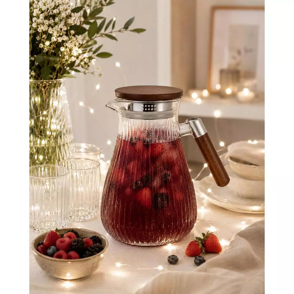 Jarra de Vidro Borossilicato 1,8L com Tampa e Filtro em Inox – Elegância para Bebidas Quentes e Frias