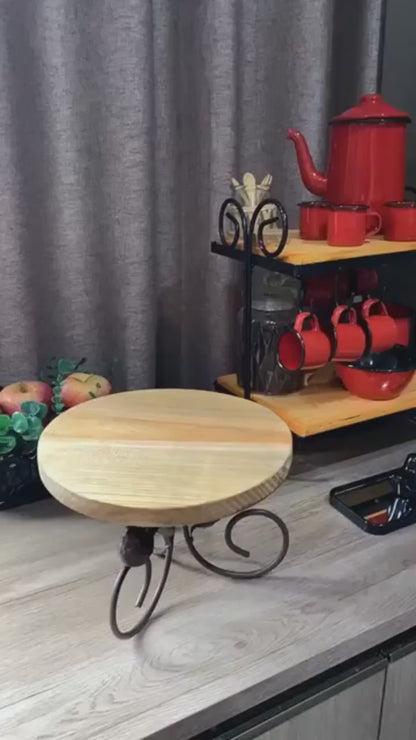 Suporte Rústico para Bolo em Madeira Pinus e Ferro com Pássaro Decorativo | Boleira Artesanal 24cm